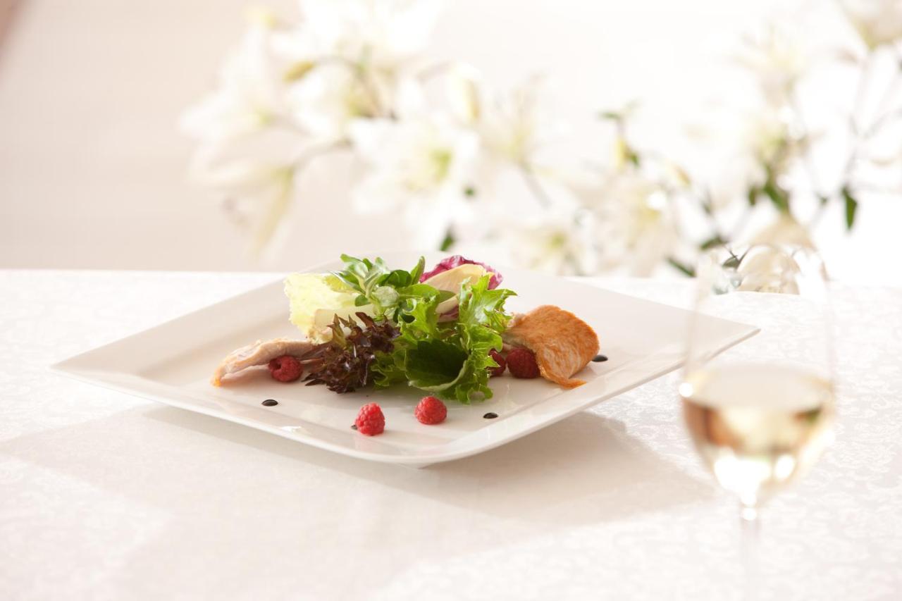 לויפרסדורף ביי פורסטנפלד Hotel Vier Jahreszeiten Loipersdorf מראה חיצוני תמונה