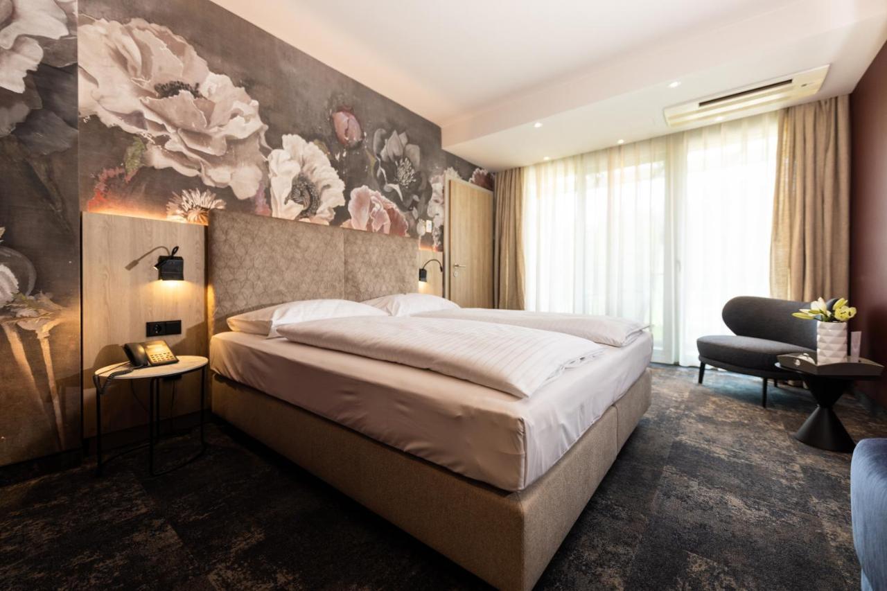 לויפרסדורף ביי פורסטנפלד Hotel Vier Jahreszeiten Loipersdorf מראה חיצוני תמונה