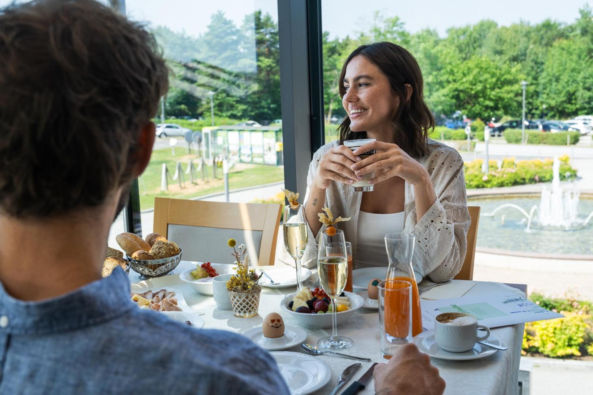 לויפרסדורף ביי פורסטנפלד Hotel Vier Jahreszeiten Loipersdorf מראה חיצוני תמונה