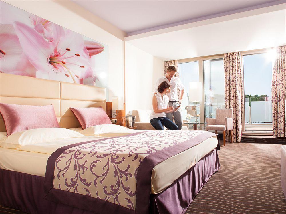 לויפרסדורף ביי פורסטנפלד Hotel Vier Jahreszeiten Loipersdorf מראה חיצוני תמונה